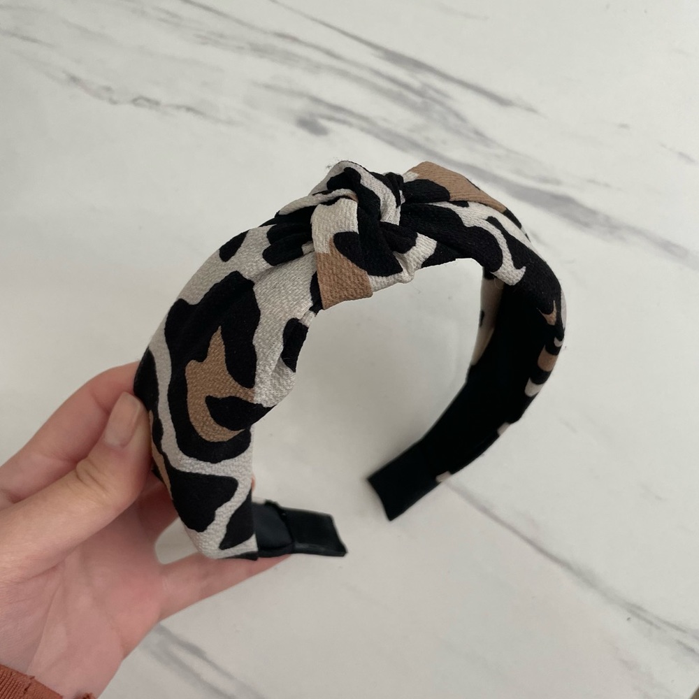 *SOLD* Leopard print knotted fashion headband
